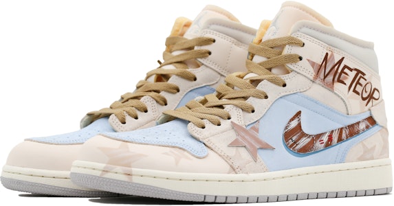 【客製化籃球鞋】喬丹 Air Jordan 1 Mid 白月流星 塗鴉 星星 簡約 防滑耐磨 復古籃球鞋 男款 米白色 Lookbook 【客製化籃球鞋】喬丹 Air Jordan 1 Mid 白月流星 塗鴉 星星 簡約 防滑耐磨 復古籃球鞋 男款 米白色