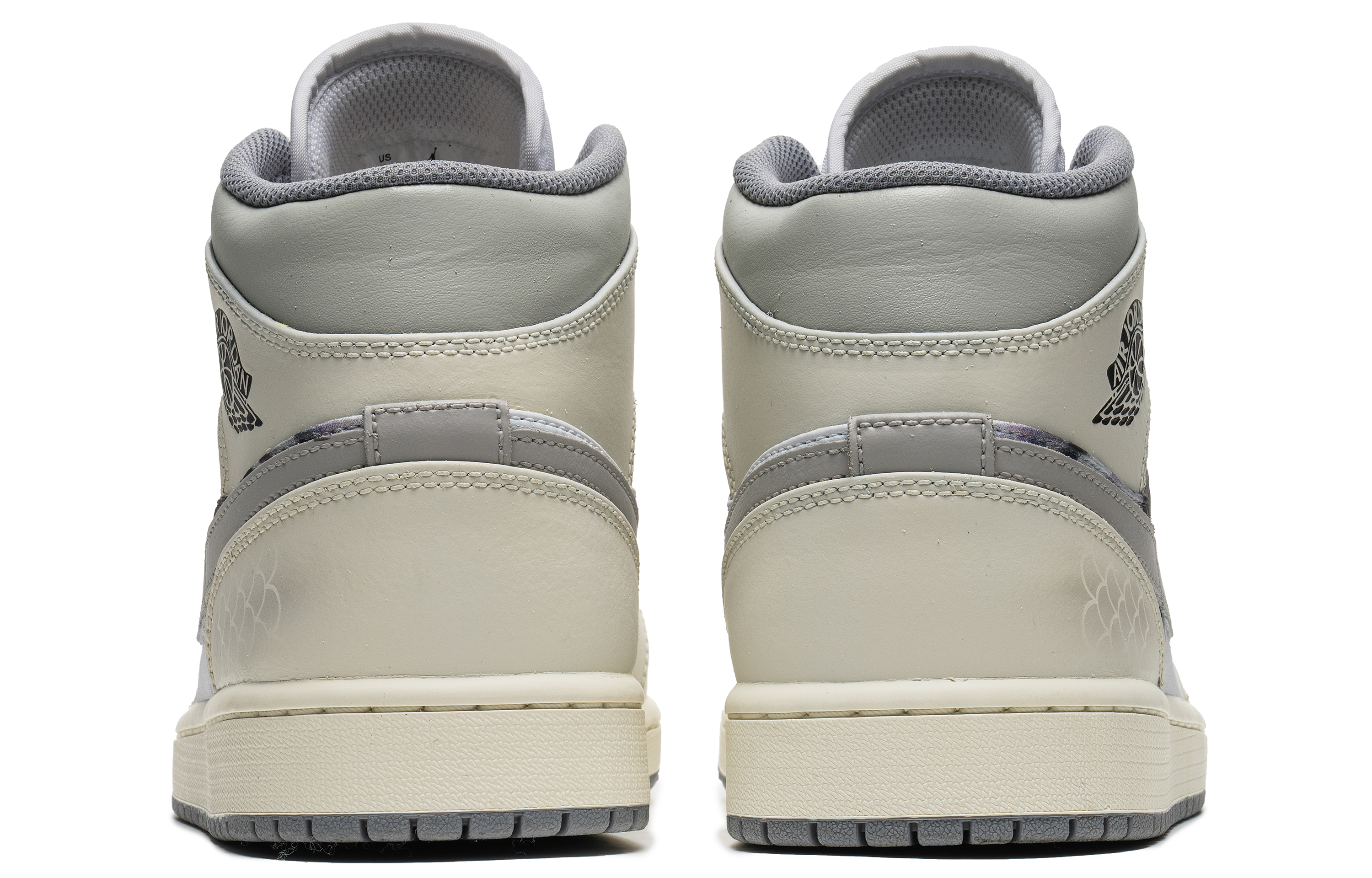 Shop 【訂製球鞋】Jordan Air Jordan 1 野鶴製造 水墨煙雲 鱗紋 拼接麂皮 中筒 復古籃球鞋 男款 米白