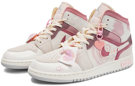 【訂製球鞋】 Jordan Air Jordan 1 Mid SE 莓繪 甜心小熊 小清新 中筒 復古籃球鞋 GS 灰粉 Lookbook 【訂製球鞋】 Jordan Air Jordan 1 Mid SE 莓繪 甜心小熊 小清新 中筒 復古籃球鞋 GS 灰粉