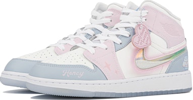 カスタムAJ1ミッドSE「コズミックロマンス」 FQ9117-400(Team4-女款浪漫宇宙) Lookbook カスタムAJ1ミッドSE「コズミックロマンス」 FQ9117-400(Team4-女款浪漫宇宙)