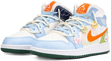 커스텀 에어 조던 1 미드 SE '화이트 블루 오렌지' DX2462-100(TeamF-花花游园会) Lookbook 커스텀 에어 조던 1 미드 SE '화이트 블루 오렌지' DX2462-100(TeamF-花花游园会)