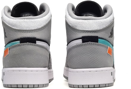 【カスタムシューズ】エア ジョーダン 1 ミッド SE 'グラデーション グレー ブラック ブルー オレンジ' DM1200-016(TeamE-男款橘色皮贴黑蓝灰) Shop 【カスタムシューズ】エア ジョーダン 1 ミッド SE 'グラデーション グレー ブラック ブルー オレンジ' DM1200-016(TeamE-男款橘色皮贴黑蓝灰)