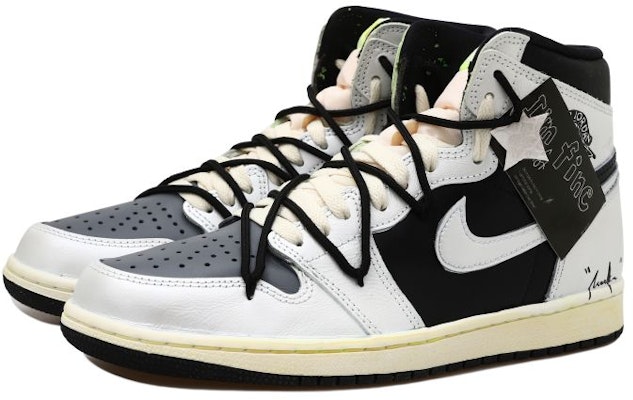 에어 조던 1 레트로 하이 '별 조각 검실버' 커스텀 555088-702(Team拾玖-星空银S-BOX) Lookbook 에어 조던 1 레트로 하이 '별 조각 검실버' 커스텀 555088-702(Team拾玖-星空银S-BOX)