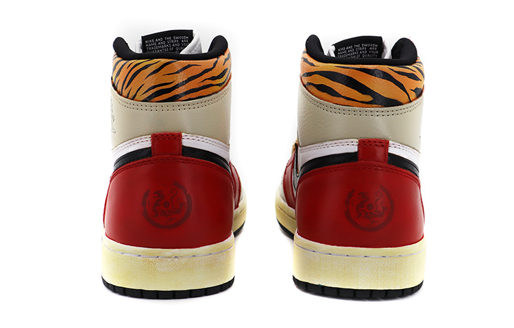 Purchase [Sepatu Kustom] Air Jordan 1 Retro High OG 'Tahun Baru Imlek Harimau Hitam Putih' 555088-603(TeamK-白虎虎年限定S-BOX)