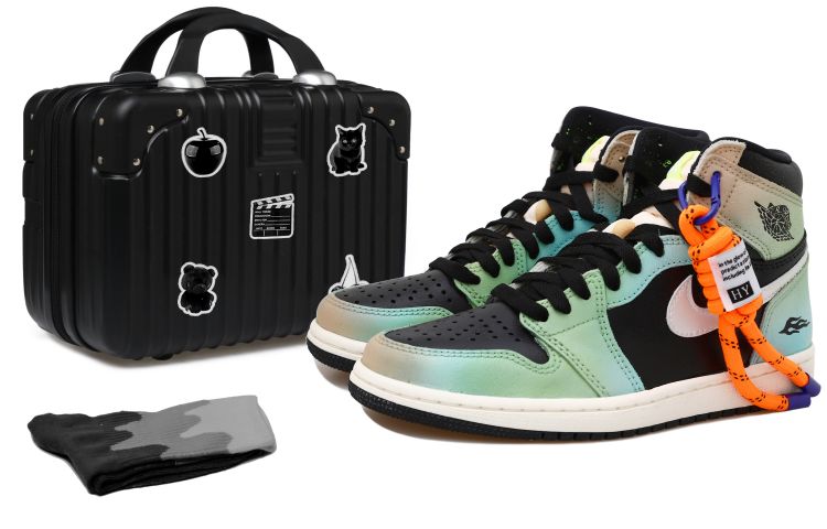 Buy 【定制球鞋】 Jordan Air Jordan 1 Retro OKHR 未來城 漸變 掛飾 做舊 高幫 復古籃球鞋 男女同款 黑白