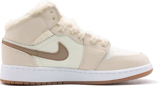 【訂製球鞋】Jordan Air Jordan 1 奶油小兔 香草奶油 小眾 羊羔絨 高筒 復古籃球鞋 GS 米色 Lookbook 【訂製球鞋】Jordan Air Jordan 1 奶油小兔 香草奶油 小眾 羊羔絨 高筒 復古籃球鞋 GS 米色