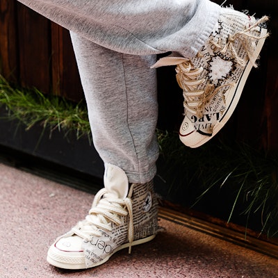 컨버스 1970s 올스타 하이 '탄 신문지' 커스텀 슈즈 162053C-(Team104-焚烧画报) Cheap 컨버스 1970s 올스타 하이 '탄 신문지' 커스텀 슈즈 162053C-(Team104-焚烧画报)