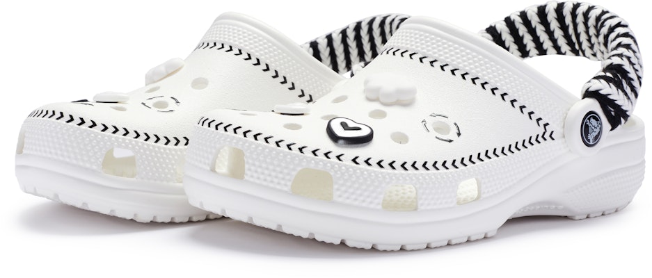 【定制球鞋】 Crocs卡駱馳 811製造 愛情鍵 裝飾扣 手繪噴繪 洞洞鞋 男女同款 白黑 Lookbook 【定制球鞋】 Crocs卡駱馳 811製造 愛情鍵 裝飾扣 手繪噴繪 洞洞鞋 男女同款 白黑