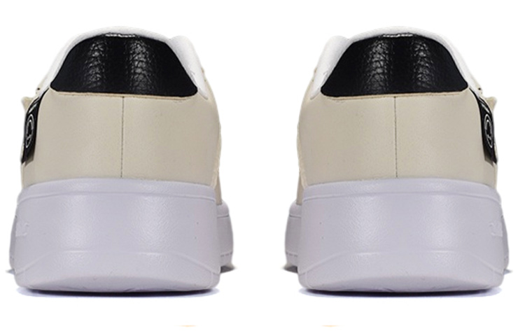 Shop 리닝 스케이트 스니커즈 로우 '스마일 패치 베이지' (67 characters) AGCQ455-2(TeamE-男款笑脸布贴米黄)