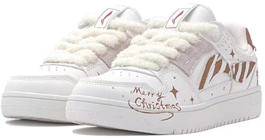 【定制球鞋】 LiNing李寧 天迹 聖誕主題 聖誕麋鹿 毛絨鞋帶 男友禮物 情侶 休閒 低幫 板鞋 男款 白棕 Lookbook 【定制球鞋】 LiNing李寧 天迹 聖誕主題 聖誕麋鹿 毛絨鞋帶 男友禮物 情侶 休閒 低幫 板鞋 男款 白棕