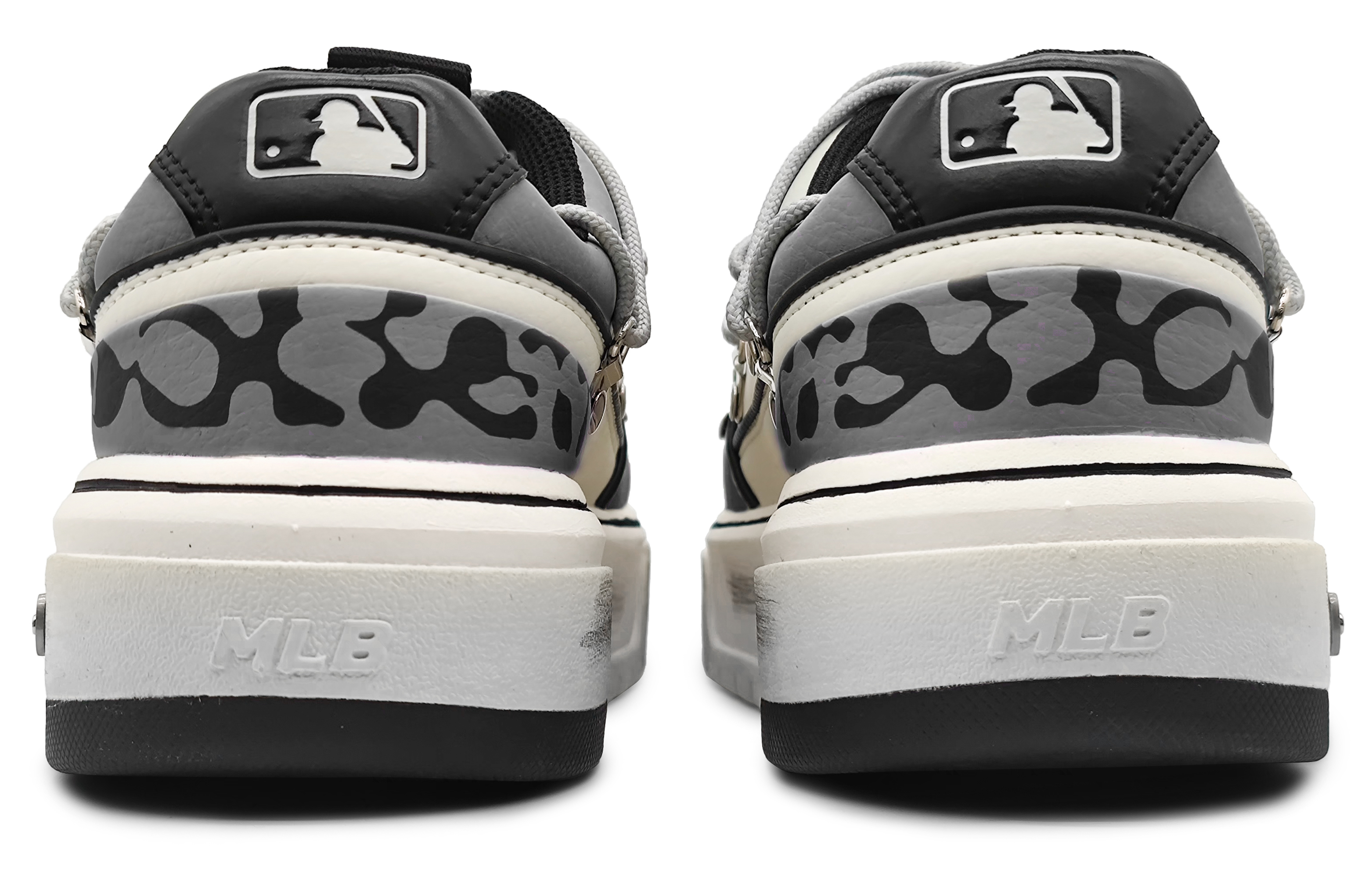 Purchase 【訂製球鞋】 MLB 紐約洋基隊 攀登 勇者生涯 飛奔 創意解構 金屬銘牌 低筒 板鞋 男女同款 水泥灰