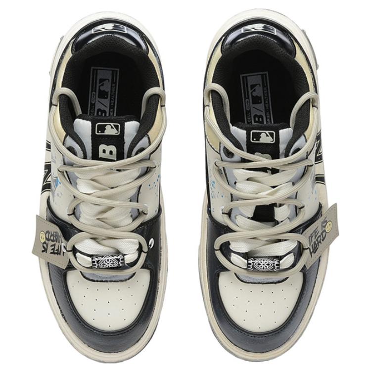 Shop 【定制鞋】MLB x 定制厚底运动鞋 '黑白眨眼' 3ASXCA12N-50WHS-(Team54--笑脸挂牌)