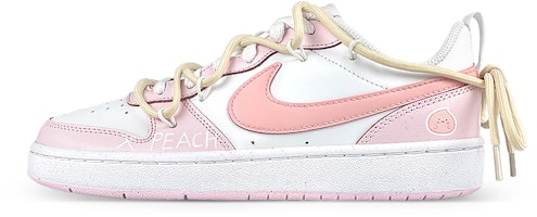 【客製化球鞋】Nike Court Borough 2 是在玩鞋 x 元氣食堂 屁屁桃 解構 低筒 板鞋 GS 白粉 Buy 【客製化球鞋】Nike Court Borough 2 是在玩鞋 x 元氣食堂 屁屁桃 解構 低筒 板鞋 GS 白粉