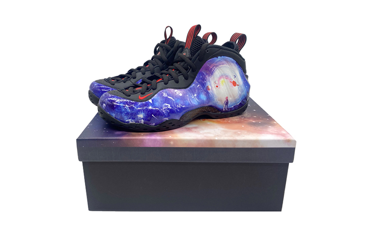 Purchase 【訂製球鞋】Nike Air Foamposite One "Lava" 熔岩噴 發泡材質 中幫 星空宇航員 星系宇宙登月主題 籃球鞋 男女同款 藍紫 限量100雙贈送特殊鞋盒