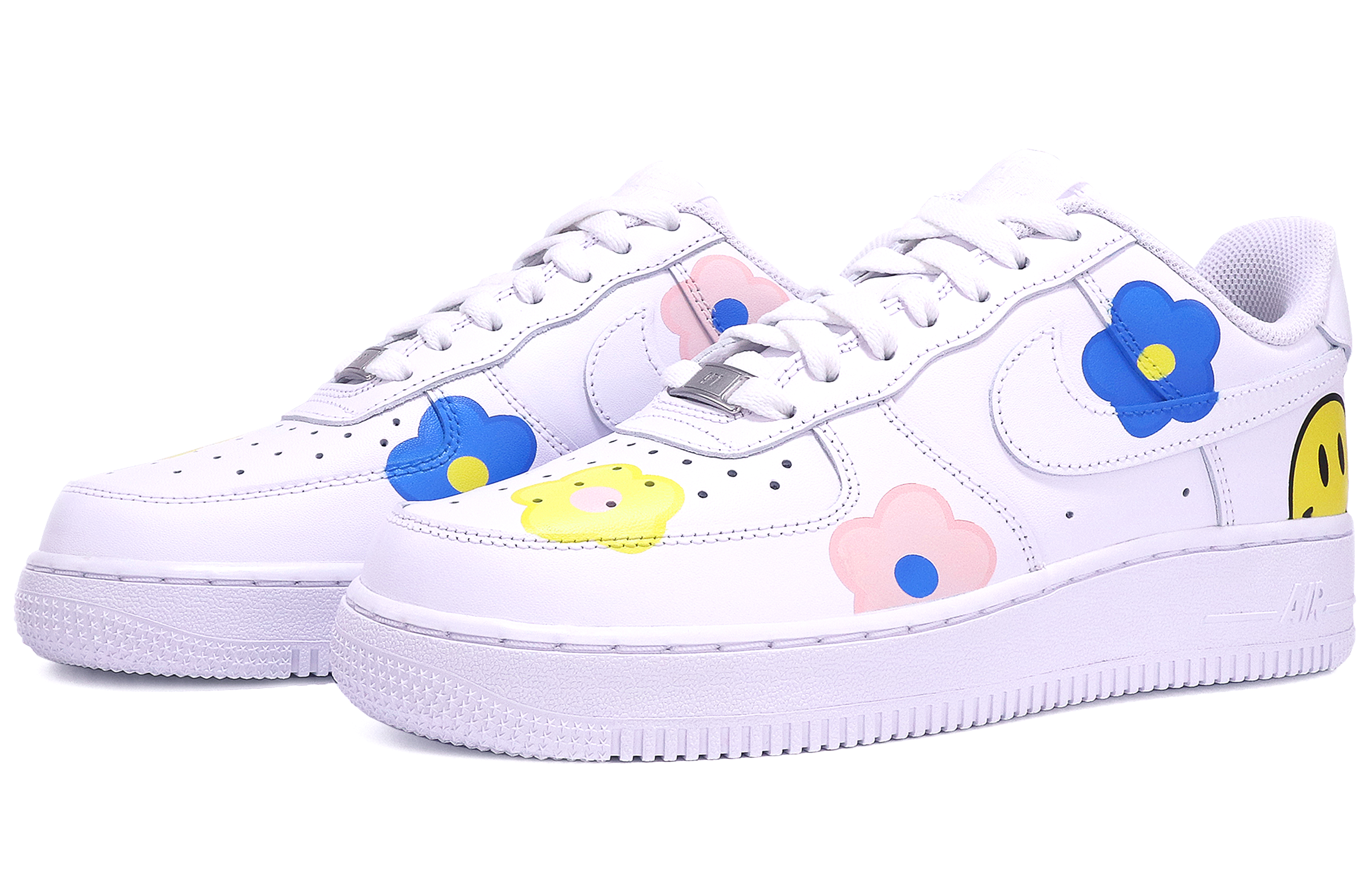 Shop [定制鞋款] 耐克空军一号低帮'07 '花卉笑脸涂鸦' CW2288-111(TeamTen-男款七夕笑脸花朵)