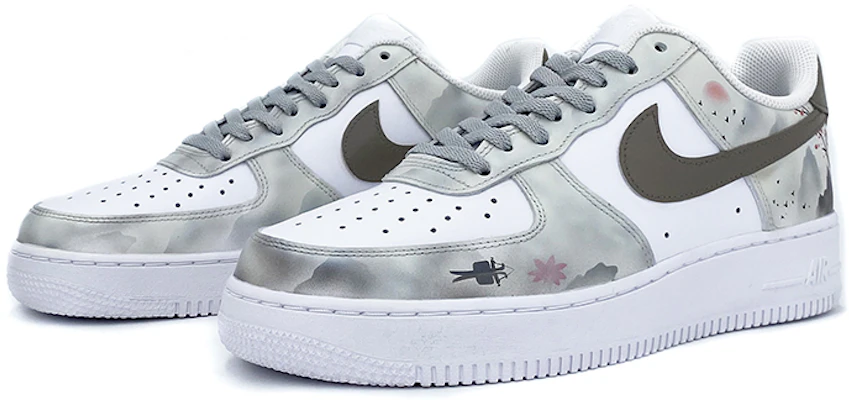 【訂製球鞋】 Nike Air Force 1 Low ’07 空軍一號 山水畫 噴塗手繪 低筒 板鞋 男女同款 淺灰 Lookbook 【訂製球鞋】 Nike Air Force 1 Low ’07 空軍一號 山水畫 噴塗手繪 低筒 板鞋 男女同款 淺灰