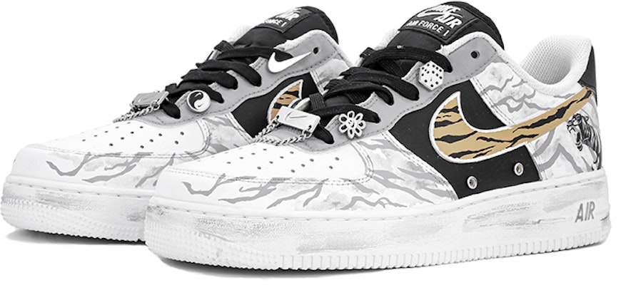 ナイキ エアフォース1 '07 虎年カスタム
(Nike Eafōsu 1 '07 Tora-doshi Kasutamu) DA8571-100(TeamM-虎年限定黑白灰) Lookbook ナイキ エアフォース1 '07 虎年カスタム
(Nike Eafōsu 1 '07 Tora-doshi Kasutamu) DA8571-100(TeamM-虎年限定黑白灰)