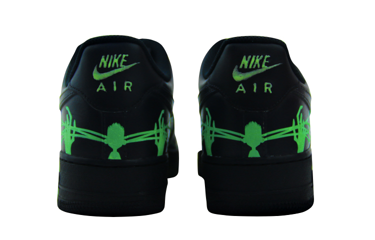 Shop Nike Air Force 1 Personalizadas "Samurai Calavera" CW2288-001(Team-叁男女款手绘喷绘通灵夜光)