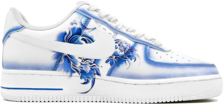 【訂製球鞋】 Nike Air Force 1 萬花璅 國風 青花瓷 經典 潮流 復古風格 文藝 休閒 舒適 包覆性保暖 低筒 板鞋 男女同款 白藍 Lookbook 【訂製球鞋】 Nike Air Force 1 萬花璅 國風 青花瓷 經典 潮流 復古風格 文藝 休閒 舒適 包覆性保暖 低筒 板鞋 男女同款 白藍