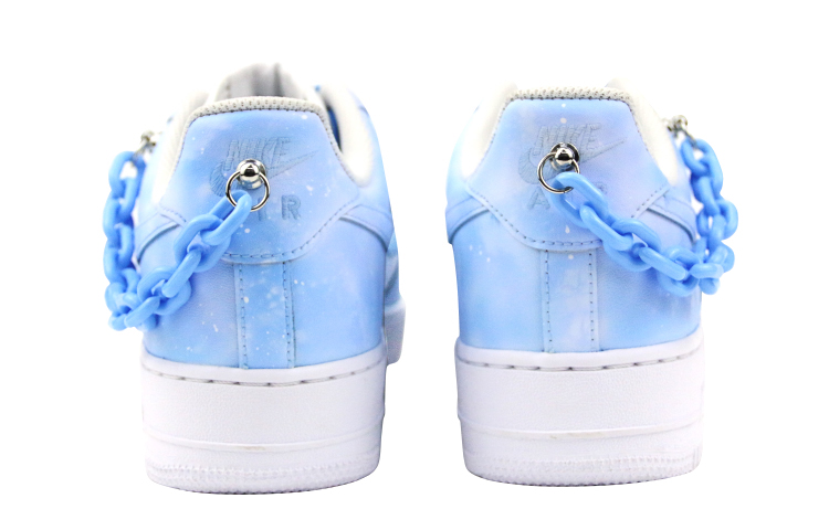 Shop 나이키 에어포스 1 로우 '푸른 하늘과 구름' (커스텀) CW2288-111(Team-叁男女款喷绘手绘白月辉)