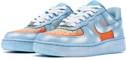 나이키 에어포스 1 로우 '푸른 하늘 그라데이션' (59 characters) CW2288-111(Team22-男款渐变云朵蓝橙) Lookbook 나이키 에어포스 1 로우 '푸른 하늘 그라데이션' (59 characters) CW2288-111(Team22-男款渐变云朵蓝橙)