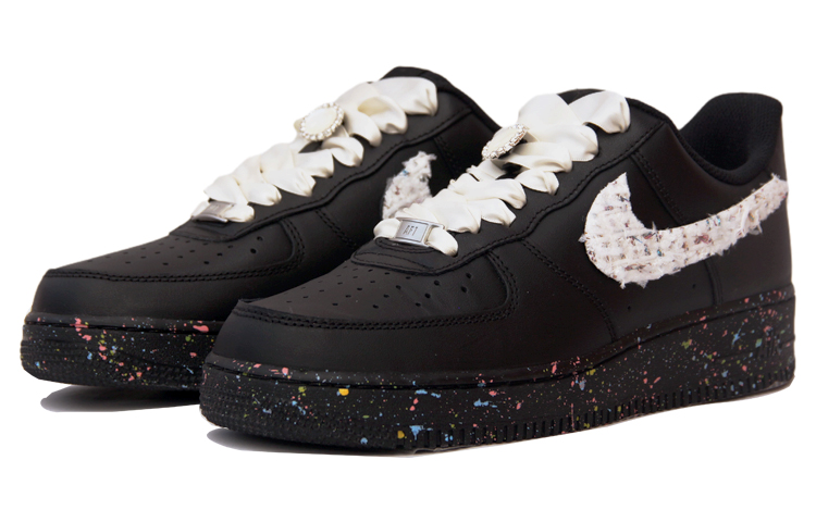 Lookbook Zapatillas Nike Air Force 1 Low 'Inspiradas en Chanel con Parches' CW2288-001(TeamJ-男款泼墨拼贴黑白)