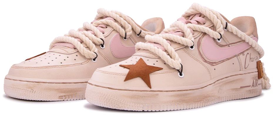 【定制球鞋】 Nike Air Force 1 Low 空軍一號 定制 風情月思CHERISH 改造解構 貼皮 低幫 板鞋 男款 淺棕粉 Lookbook 【定制球鞋】 Nike Air Force 1 Low 空軍一號 定制 風情月思CHERISH 改造解構 貼皮 低幫 板鞋 男款 淺棕粉