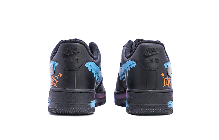 Shop Nike Air Force 1 Personalizadas Navidad Oso Negro CW2288-001(TeamM-男款圣诞夜小熊涂鸦)