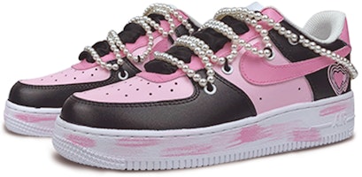 【定製球鞋】Nike Air Force 1 Low 空軍一號 酷黑甜心 雙鞋帶 手繪塗鴉 低筒 板鞋 男款 黑粉 Lookbook 【定製球鞋】Nike Air Force 1 Low 空軍一號 酷黑甜心 雙鞋帶 手繪塗鴉 低筒 板鞋 男款 黑粉