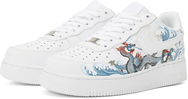 【訂製球鞋】Nike Air Force 1 Low 龍飛鳳舞 塗鴉手繪 低筒 板鞋 男款 純白 Lookbook 【訂製球鞋】Nike Air Force 1 Low 龍飛鳳舞 塗鴉手繪 低筒 板鞋 男款 純白