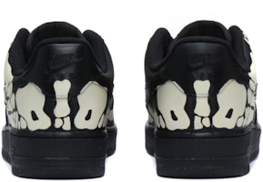【客製球鞋】Nike Air Force 1 Low 空軍一號 萬聖節主題 骷髏骨頭 噴繪 低幫 板鞋 男女同款 黑色 Shop 【客製球鞋】Nike Air Force 1 Low 空軍一號 萬聖節主題 骷髏骨頭 噴繪 低幫 板鞋 男女同款 黑色