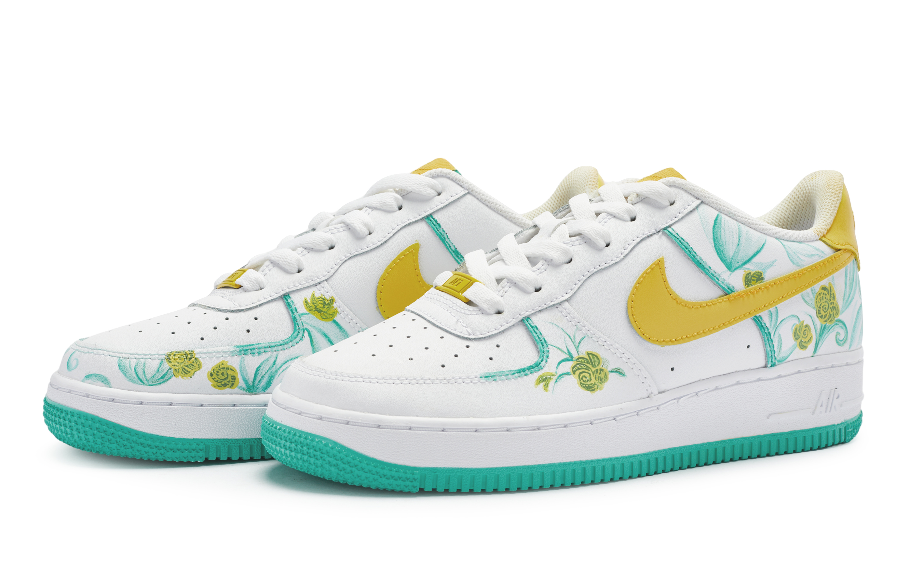 Shop 【定制鞋款】耐克空军一号低帮 '角尖兰花' DH2920-111-466135