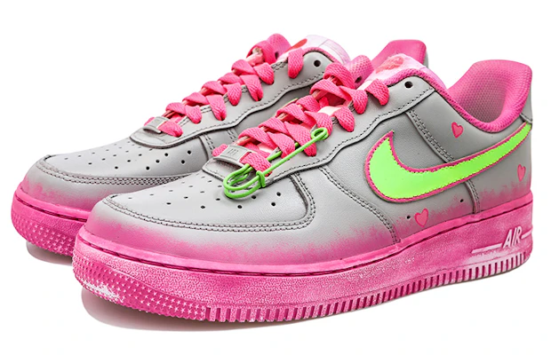 나이키 에어포스1 로우 '안전핀 하트' (회/핑/녹) CW2288-111(Team拾玖-荧光绿粉心S-BOX) Lookbook 나이키 에어포스1 로우 '안전핀 하트' (회/핑/녹) CW2288-111(Team拾玖-荧光绿粉心S-BOX)