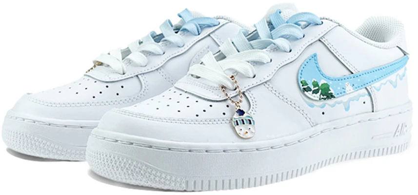 【定制球鞋】 Nike Air Force 1 Low LE 空軍一號 雪人 白雪 松樹 冬日氣氛 低幫 板鞋 GS 白藍 Lookbook 【定制球鞋】 Nike Air Force 1 Low LE 空軍一號 雪人 白雪 松樹 冬日氣氛 低幫 板鞋 GS 白藍