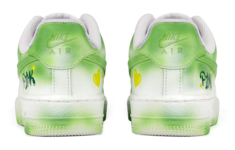 Shop [定制鞋款] 耐克空军一号低帮“情人节涂鸦白绿” CW2288-111(Team拾柒-男款低帮喷绘板鞋白绿)