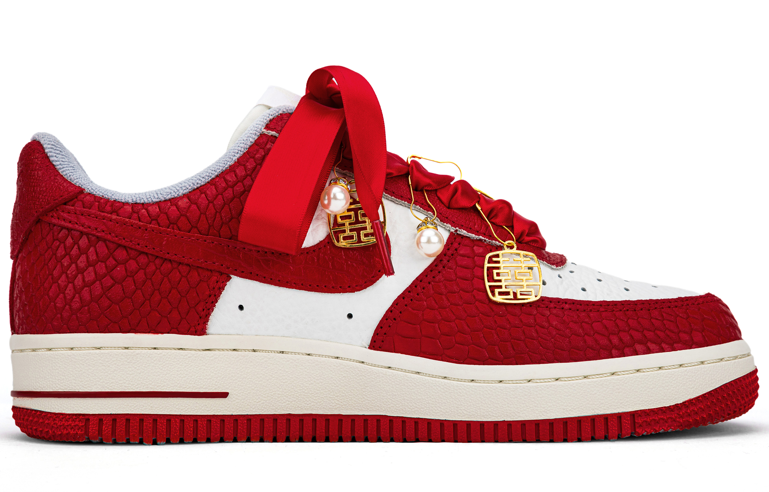 Lookbook 【訂製球鞋】Nike Air Force 1 秀禾婚鞋 百年好合 龍鱗紋 手繪 絲綢 喜慶百搭 低筒 板鞋 男女同款 白紅