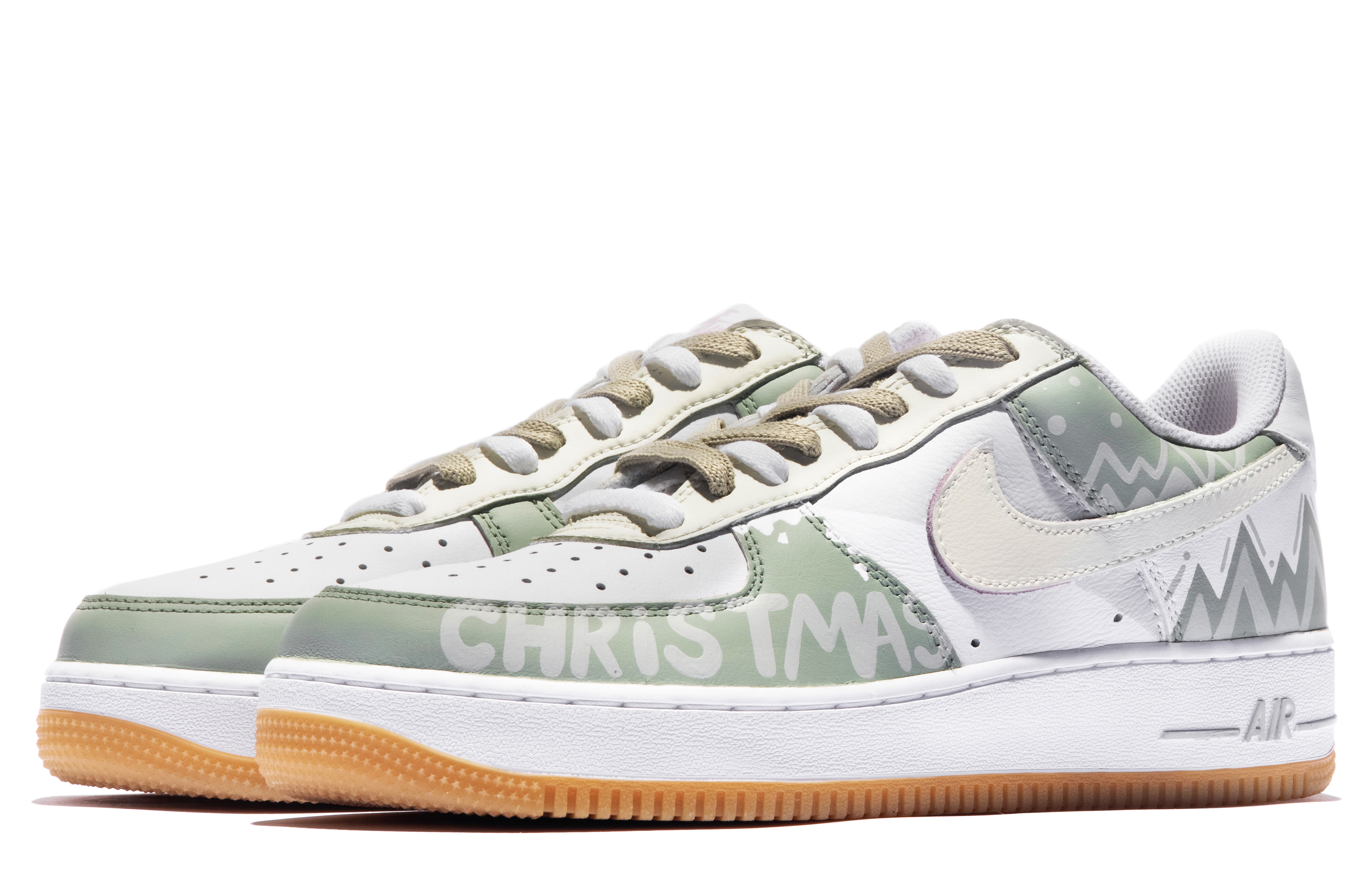 Shop 나이키 에어포스 1 로우 '윈터 테일' (화이트/그린) DM0576-101(TeamM-男女同款冬日物语)