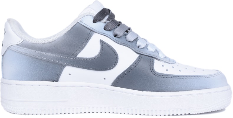 【訂製球鞋】 Nike Air Force 1 Low 空軍一號 乘風 特別禮盒 胖小匠訂製 低筒 板鞋 男款 灰色 Lookbook 【訂製球鞋】 Nike Air Force 1 Low 空軍一號 乘風 特別禮盒 胖小匠訂製 低筒 板鞋 男款 灰色