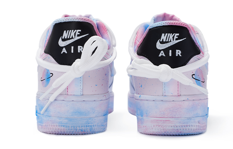 Shop ナイキ AF1 ロー LE "青ピンクタイダイ" (カスタム) DH2920-111(Team11-女款棉花糖涂鸦蓝粉)