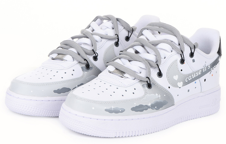 Lookbook ナイキ エア フォース 1 ロー LE「バレンタイン デコンストラクト」 DH2920-111(Team拾伍-女款喷绘手绘灰色白云)
