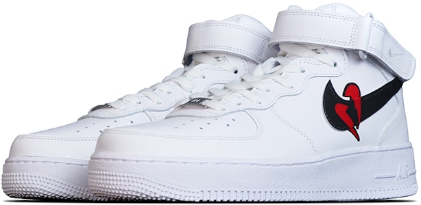 나이키 에어포스 1 미드 '상처받은 하트 그래피티' CW2289-111(Team拾捌-男款碎心Swoosh) Lookbook 나이키 에어포스 1 미드 '상처받은 하트 그래피티' CW2289-111(Team拾捌-男款碎心Swoosh)