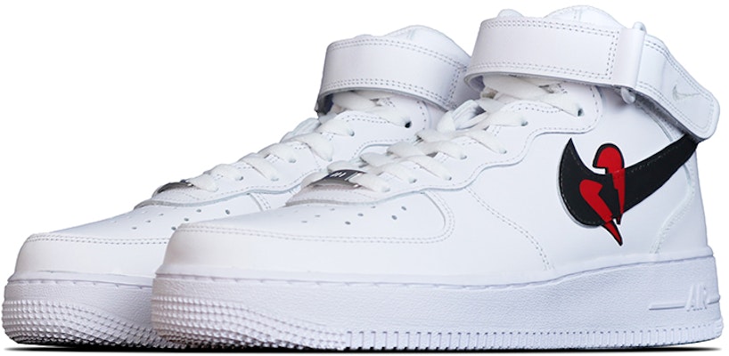 나이키 에어포스 1 미드 '상처받은 하트 그래피티' CW2289-111(Team拾捌-男款碎心Swoosh) Lookbook 나이키 에어포스 1 미드 '상처받은 하트 그래피티' CW2289-111(Team拾捌-男款碎心Swoosh)
