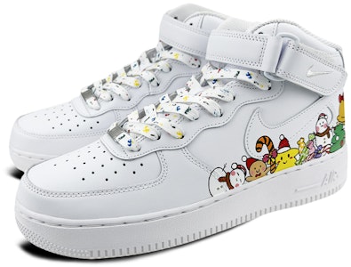 【客製球鞋】Nike Air Force 1 Mid 空軍一號 是在玩鞋 聖誕全家福 彩色塗鴉 中幫 板鞋 GS 白色 Lookbook 【客製球鞋】Nike Air Force 1 Mid 空軍一號 是在玩鞋 聖誕全家福 彩色塗鴉 中幫 板鞋 GS 白色