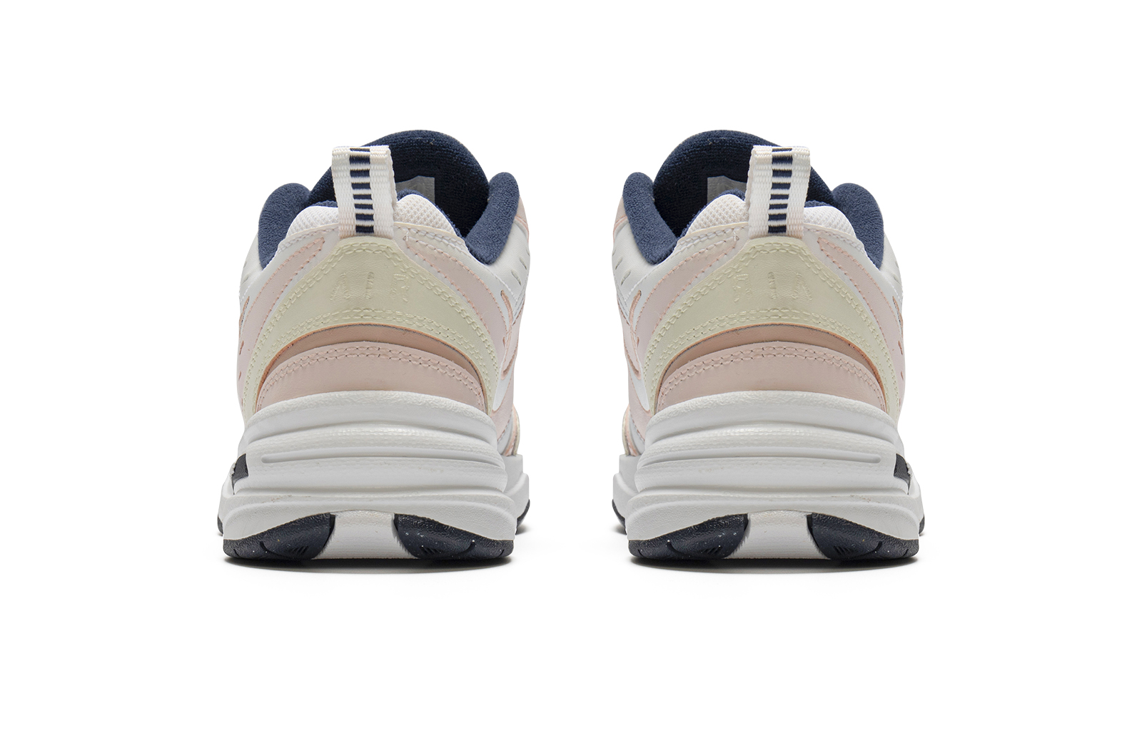 Details for 【訂製球鞋】 Nike Air Monarch 4 小狗碎片 滑板比熊 可愛 百搭 小眾 防滑耐磨 低筒 老爹鞋 男女同款 粉白黃