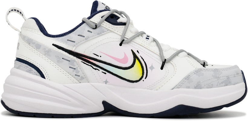 ナイキ エア モナーク IV 「星屑グラフィティ CNY」 415445-102(Team201-男女款星辰光彩) Lookbook ナイキ エア モナーク IV 「星屑グラフィティ CNY」 415445-102(Team201-男女款星辰光彩)