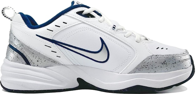 【訂製球鞋】 Nike Air Monarch 4 White Navy 球場藝術家 神話 頻聞天王 北方 天王系列 減震防滑耐磨 低筒 老爹鞋 男女同款 銀灰 Lookbook 【訂製球鞋】 Nike Air Monarch 4 White Navy 球場藝術家 神話 頻聞天王 北方 天王系列 減震防滑耐磨 低筒 老爹鞋 男女同款 銀灰