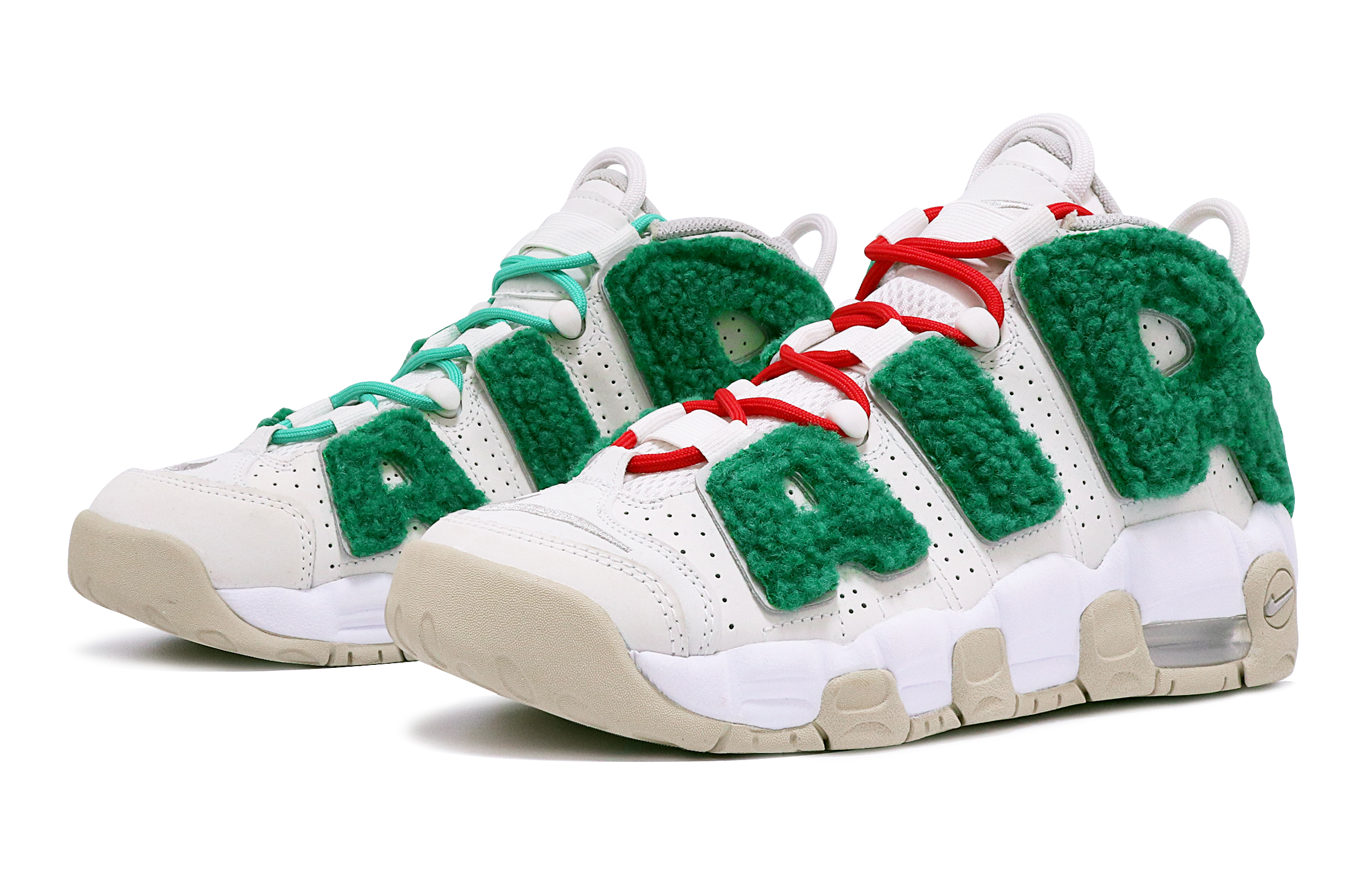 Lookbook 【定制球鞋】Nike Air More Uptempo 聖誕主題 毛絨 縫紉 禮物 高幫 復古籃球鞋 GS 白綠 特殊禮盒版