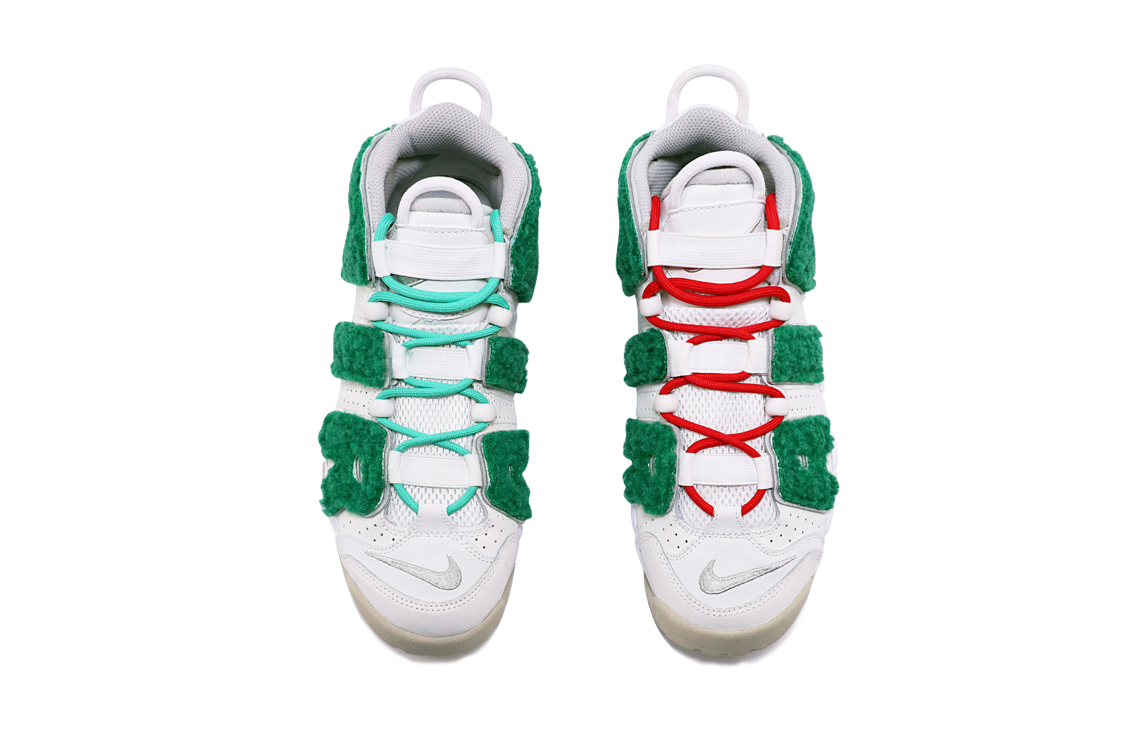 Shop 【定制球鞋】Nike Air More Uptempo 聖誕主題 毛絨 縫紉 禮物 高幫 復古籃球鞋 GS 白綠 特殊禮盒版