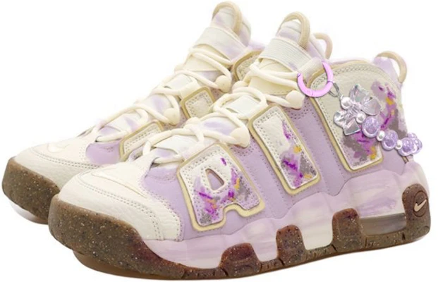 【客製化球鞋】 Nike Air More Uptempo OKHR 熏衣草蝴蝶結掛飾做舊 中筒 復古籃球鞋 GS 黃紫色 Shop 【客製化球鞋】 Nike Air More Uptempo OKHR 熏衣草蝴蝶結掛飾做舊 中筒 復古籃球鞋 GS 黃紫色