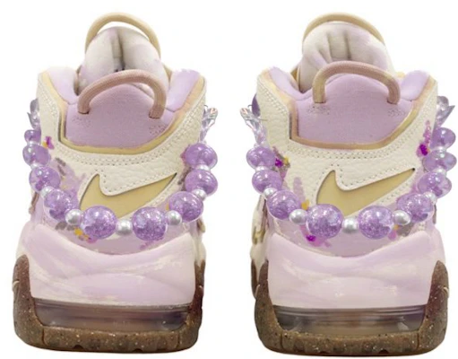 【客製化球鞋】 Nike Air More Uptempo OKHR 熏衣草蝴蝶結掛飾做舊 中筒 復古籃球鞋 GS 黃紫色 Purchase 【客製化球鞋】 Nike Air More Uptempo OKHR 熏衣草蝴蝶結掛飾做舊 中筒 復古籃球鞋 GS 黃紫色